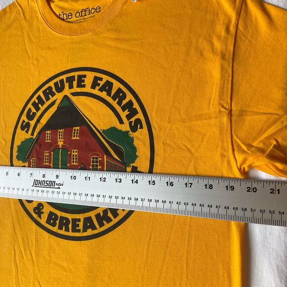 The Office Men Short Sleeve T-shirt size M,Yellow, Schrute Farms Bed & Breakfast - Picture 3 of 7